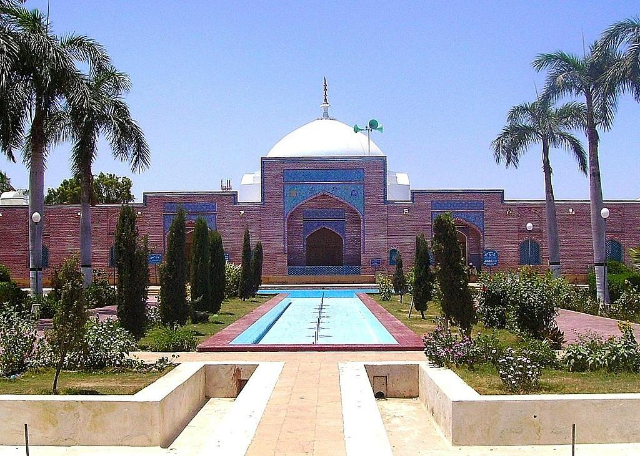 The Shah Jahan Mosque - Thatta | Secret World Trip Planner