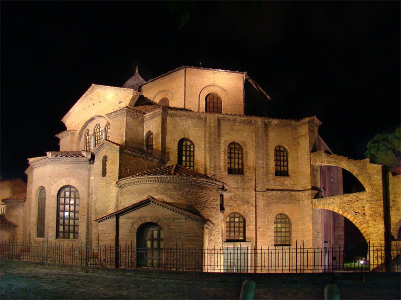 ಸ್ಯಾನ್ ವಿಟಾಲೆಯ ಬೆಸಿಲಿಕಾ - Ravenna | Secret World Trip Planner