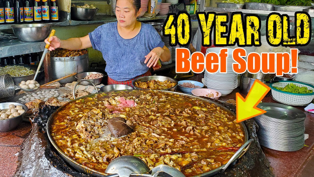 Half-Century-Old Soup — Khet Watthana