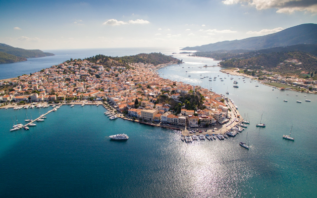 Die Insel Poros — Poros