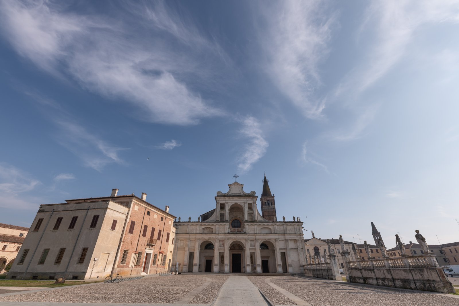 Kloster San Benedetto in Polirone - Geheime Welt - San Benedetto Po | Secret World Trip Planner