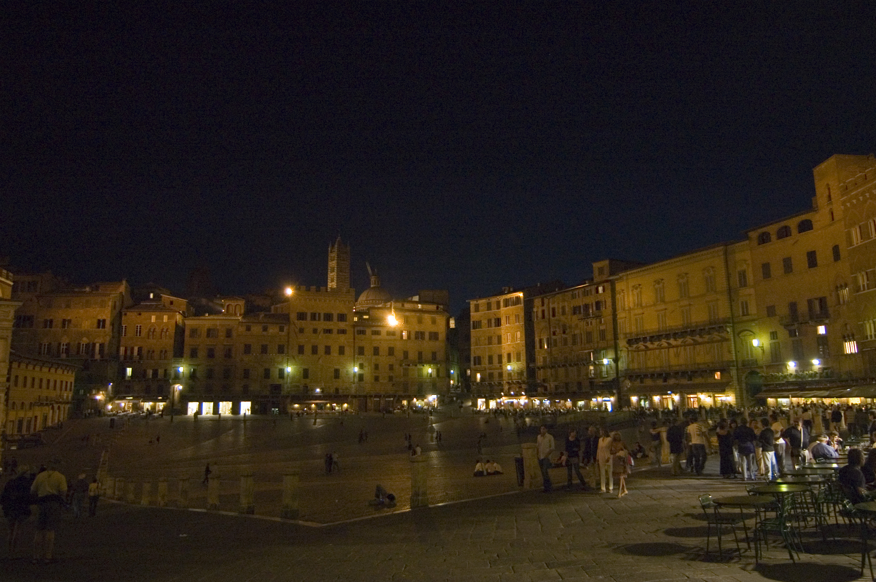 میدان مربع - Siena | Secret World Trip Planner