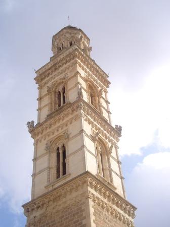 Die Turmspitze von Raimondello in Soleto — Soleto
