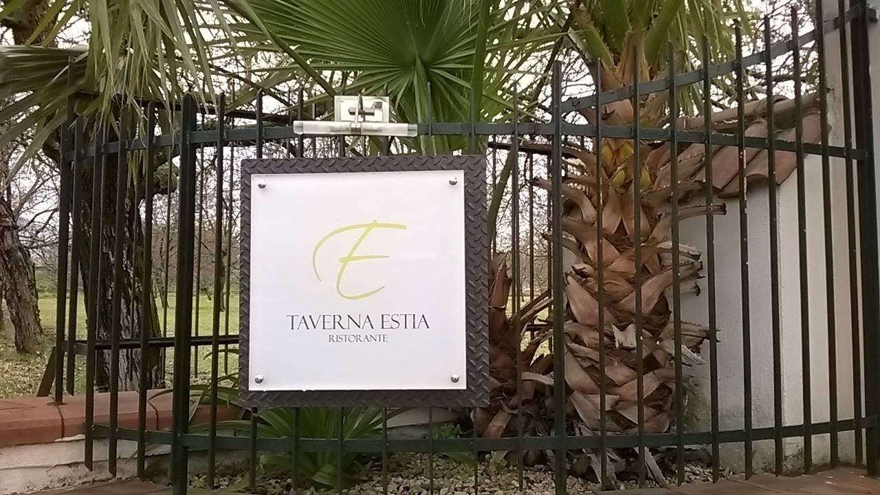 טברנה Estià - Brusciano | Secret World Trip Planner