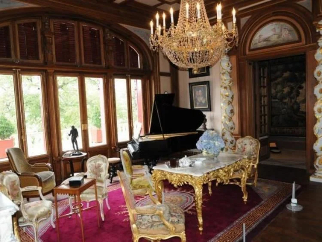 Louis-Mantin-Museum - Moulins | Secret World Trip Planner