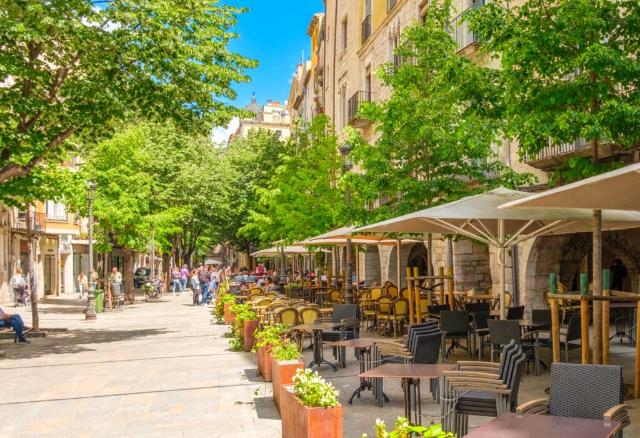 La Rambla de la Llibertat – Girona’s Beating Heart Beneath the Arches — Girona