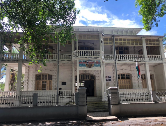 Es Museum in Toamasina — Toamasina