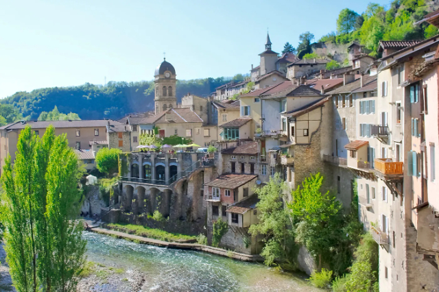 Pont-en-Royans e le Case Sospese - Pont-en-Royans | Secret World Trip Planner