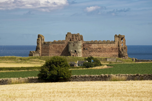 Castle Tantallon - North Berwick EH39 5PN | Secret World Trip Planner