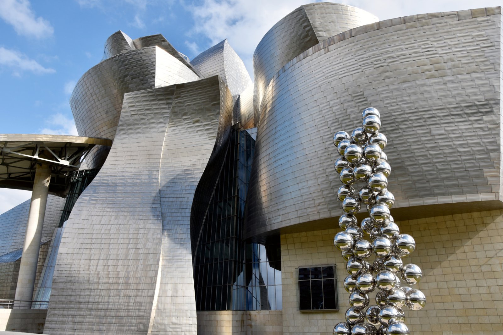 Bilbao and the famous Guggenheim Museum - Bilbo | Secret World Trip Planner