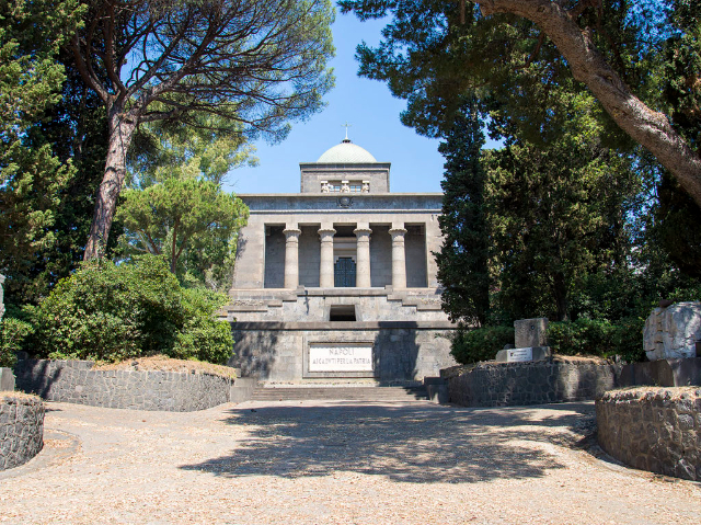 斯基利兹陵园 - Napoli | Secret World Trip Planner