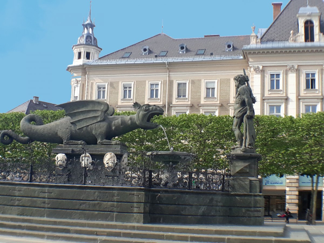 Lindwurm-Brunnen - Klagenfurt am Wörthersee | Secret World Trip Planner