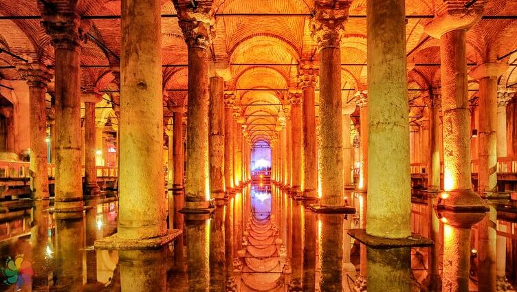 Istanbul:Die Zisternenbasilika — Yerebatan Cd. 1/3