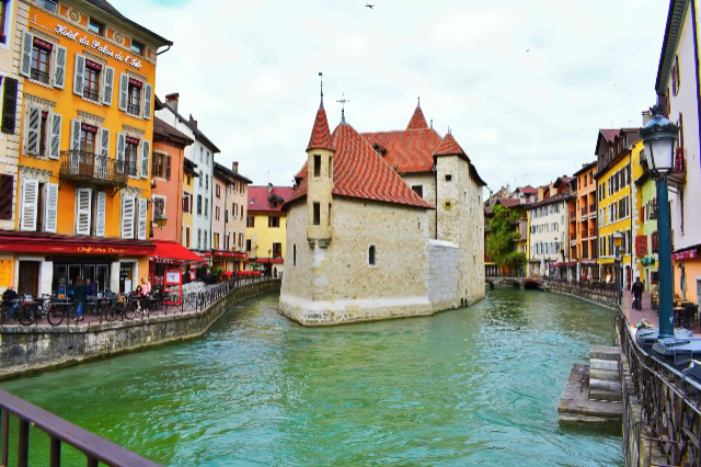 Annecy-See, Frankreich - Lake Annecy | Secret World Trip Planner