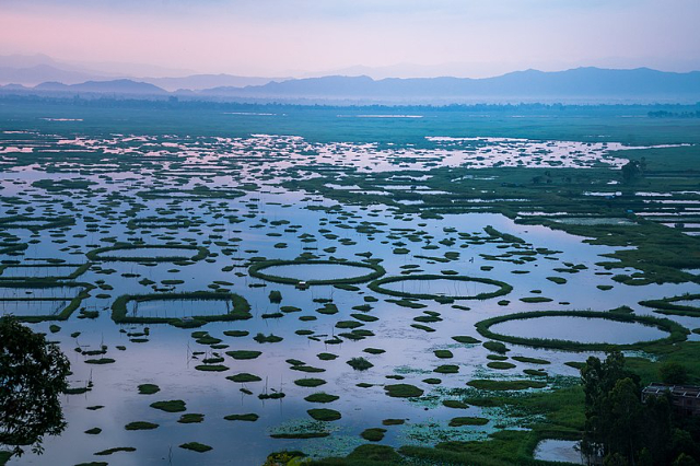 Die schwimmenden Inseln des Loktak-Sees - Loktak Lake | Secret World Trip Planner