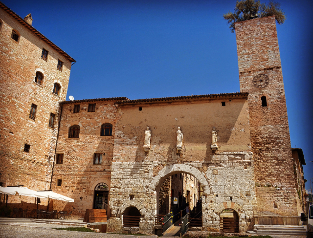 Geata Consalachta - Spello | Secret World Trip Planner