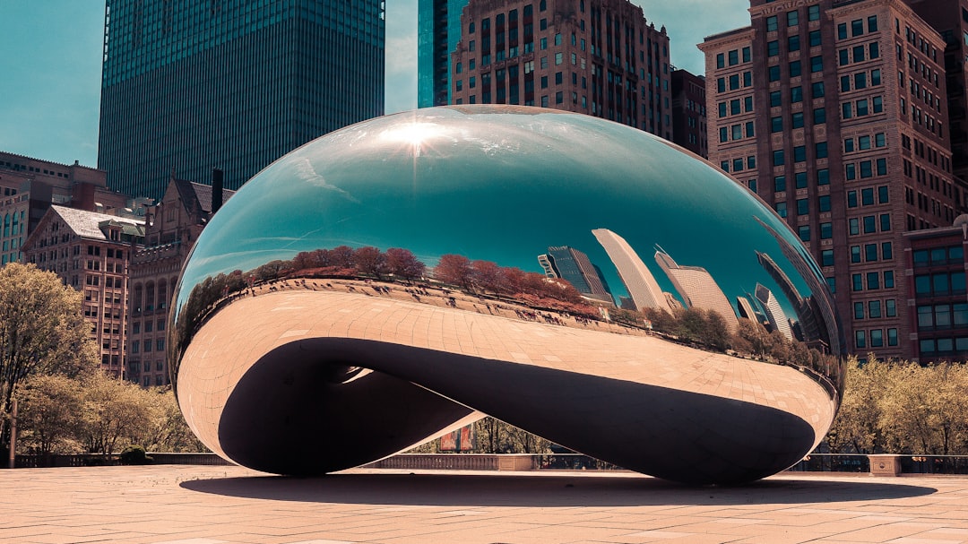 Cloud Gate is British artist Anish Kapoor's opera - Chicago | Secret World Trip Planner
