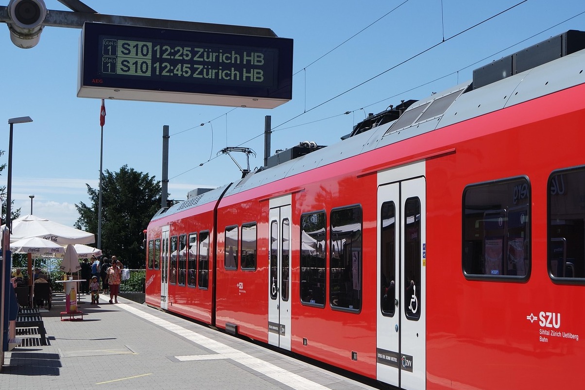 Uetliberg - ein Plateau mit Blick auf die Stadt Zürich - Zurigo | Secret World Trip Planner