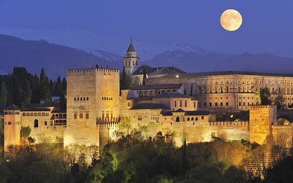 Die Alcazaba, eine zur Alhambra gehörende Festung — Granada