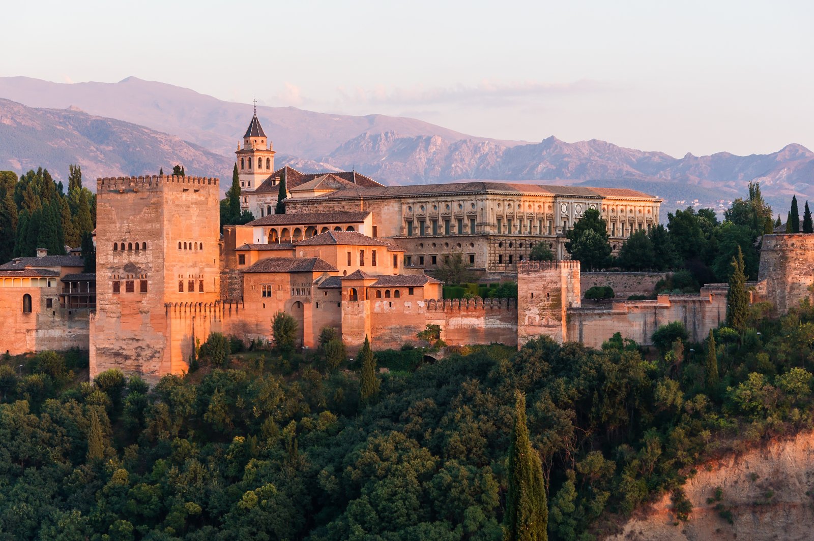 Die Alcazaba, eine zur Alhambra gehörende Festung - Granada | Secret World Trip Planner