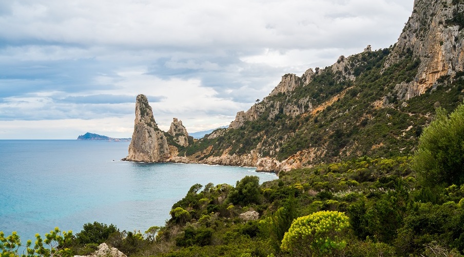 Pedra Longa is a spire 128 meters above sea level. - Pedra Longa | Secret World Trip Planner