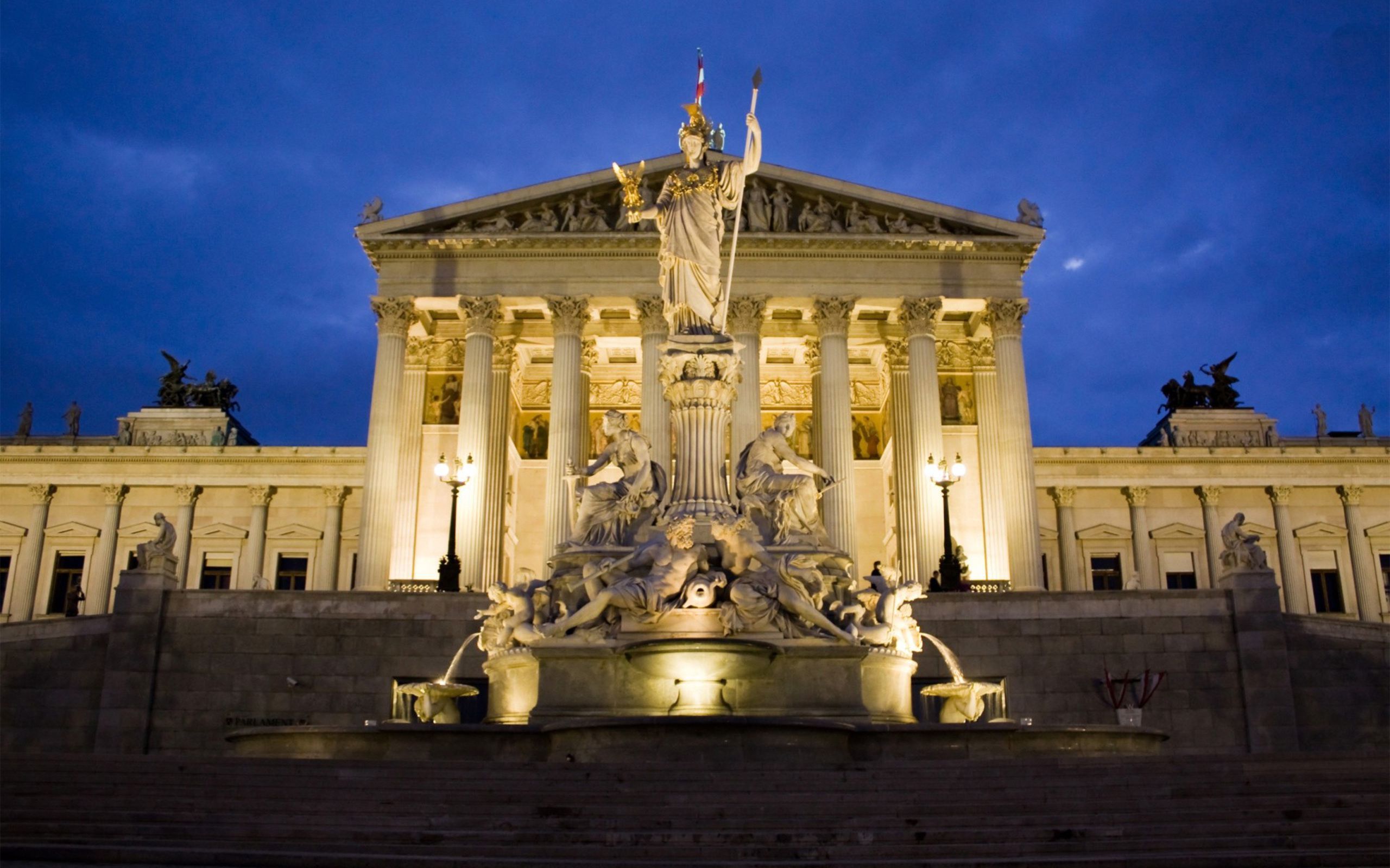 Palazzo del Parlamento austriaco - Wien | Secret World Trip Planner