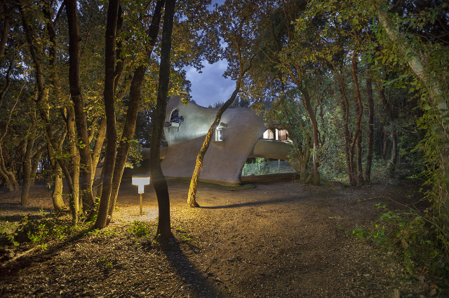Saldarini namas - Baratti | Secret World Trip Planner
