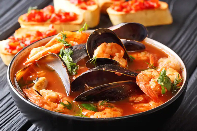 Bouillabaisse, l'iconica zuppa di pesce — Marsiglia