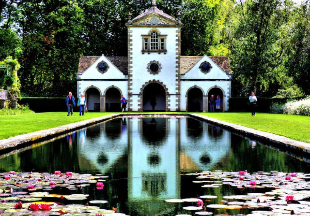 Bodnant Gärten, Wales - Colwyn Bay LL28 5RE | Secret World Trip Planner