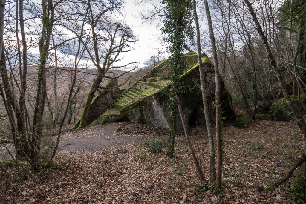 Piramida Etruscan  - Bomarzo | Secret World Trip Planner