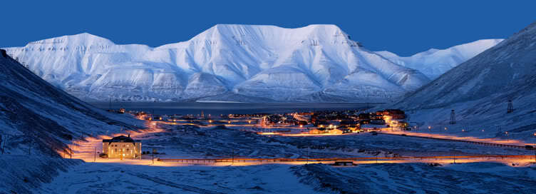 Eine der nördlichsten Städte der Erde: Longyearby — Longyearbyen