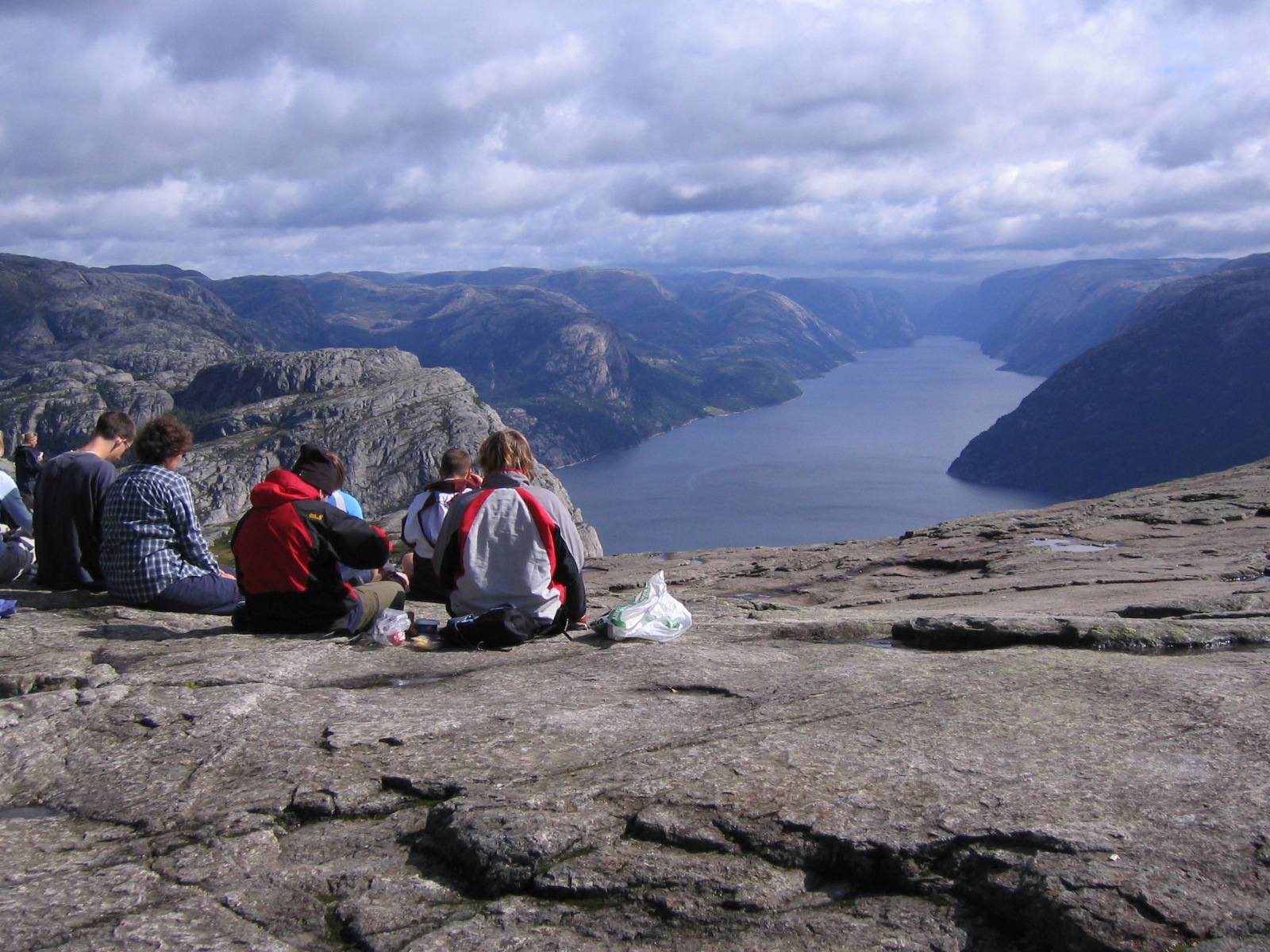 Preikestolen, die Kanzel: ein schierer Felsen am Lysefjord - 4110 Forsand | Secret World Trip Planner