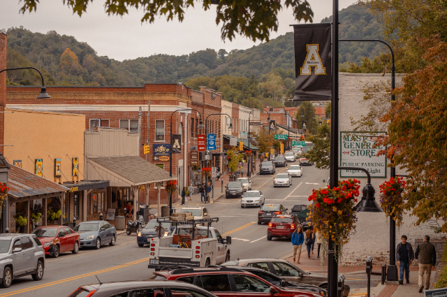 Boone erforschen: Natur, Kultur und Gemeinschaft in North Carolina - Boone | Secret World Trip Planner