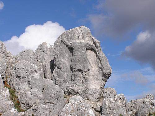 Anthex, un guerrier de pierre vieux de 2500 ans - Sant'Angelo A Fasanella | Secret World Trip Planner