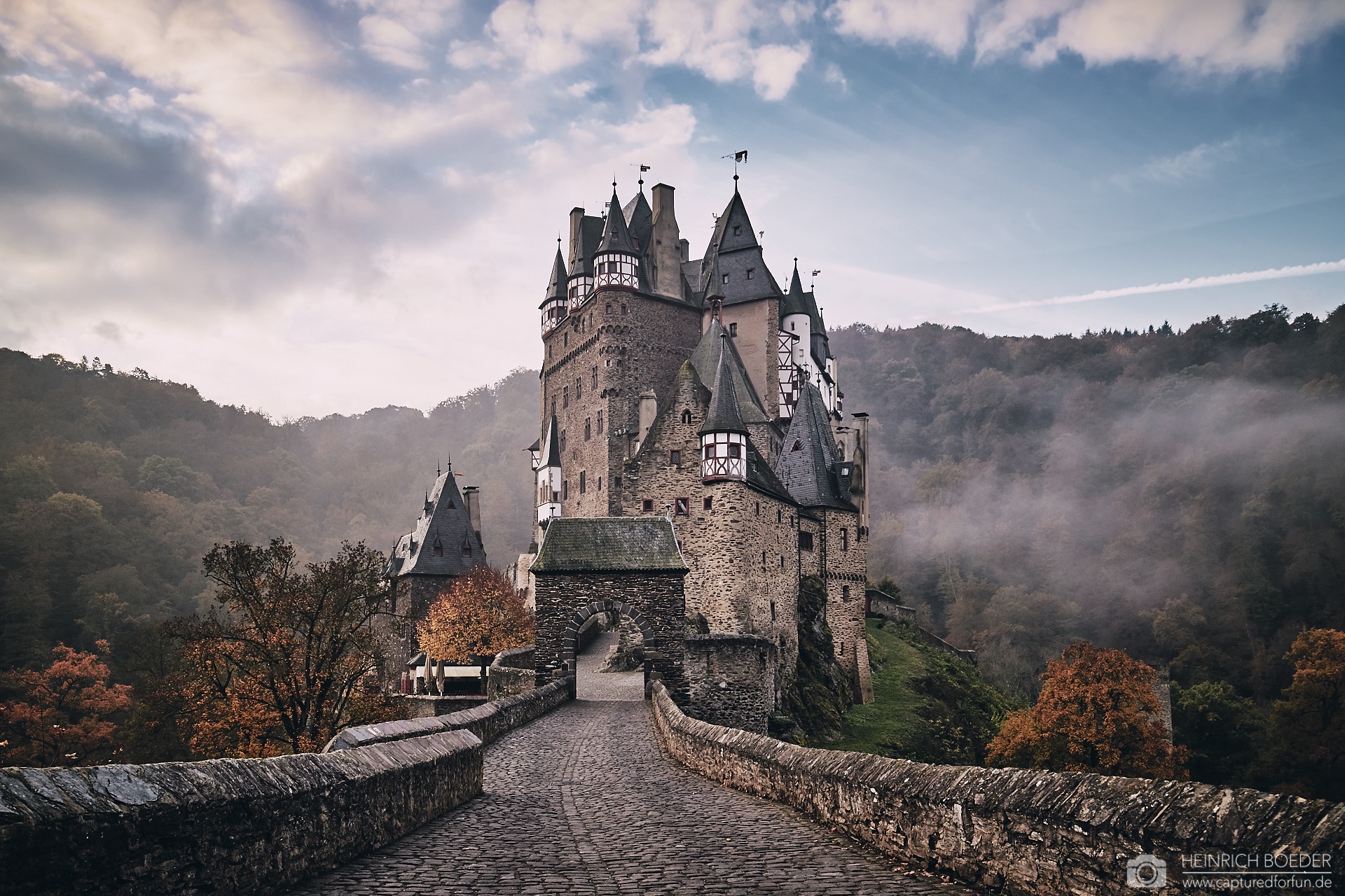 Castello Eltz - Wierschem | Secret World Trip Planner