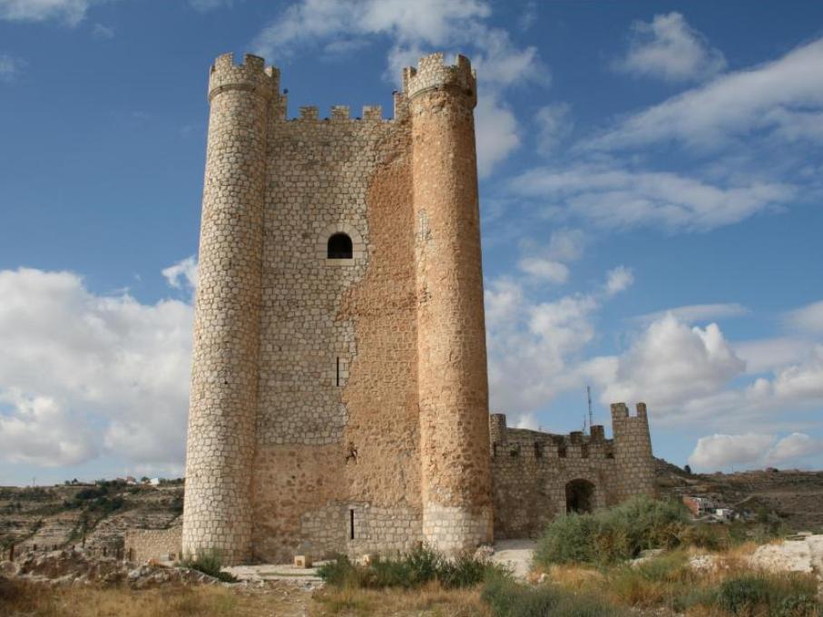 Castle of Alcalá del Júca - Alcalá del Júcar | Secret World Trip Planner