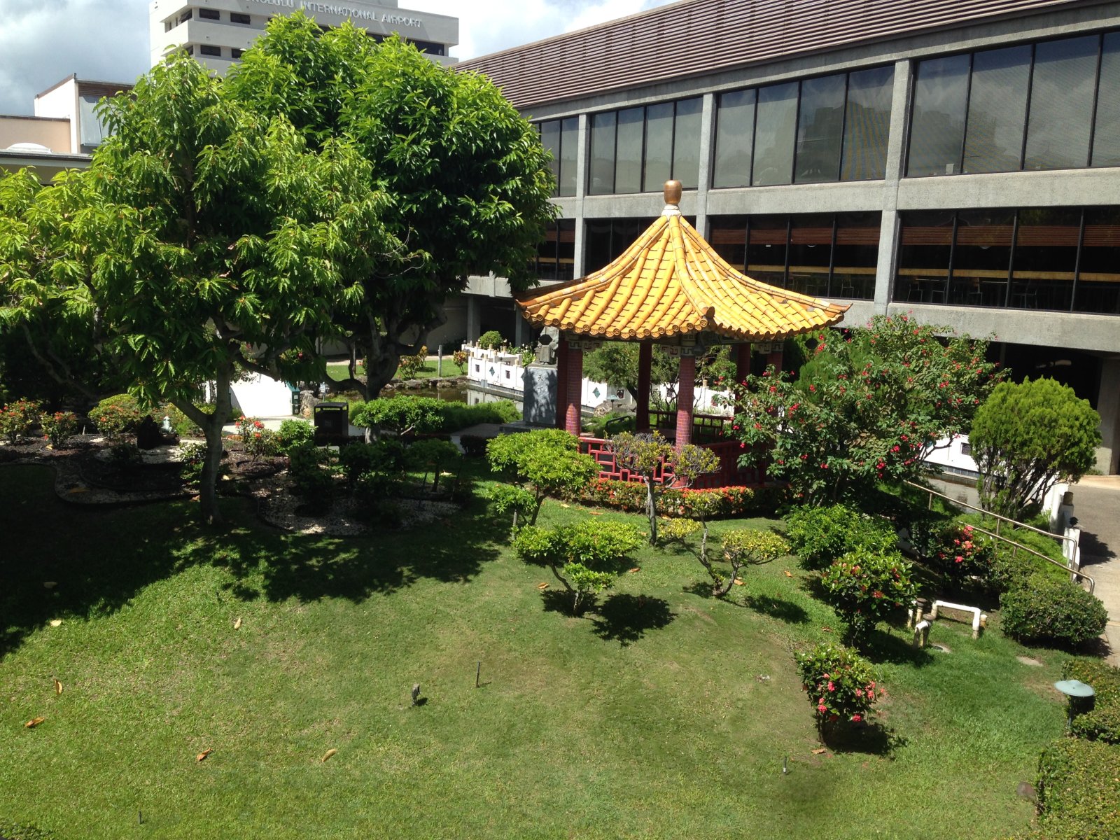 Honolulu:One of the world’s most calming airport lounges - Honolulu | Secret World Trip Planner