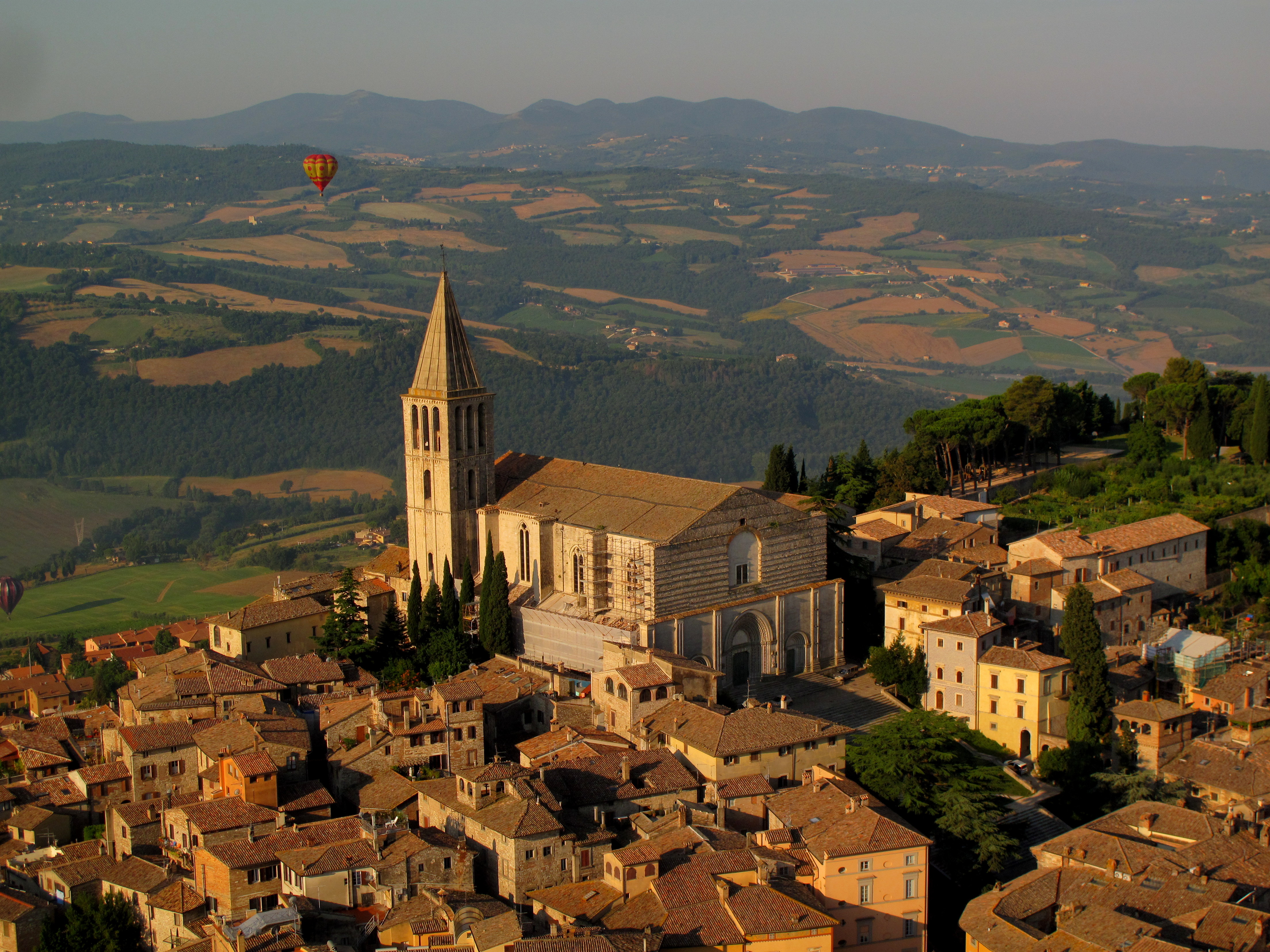 San Fortunato-kirken - Todi | Secret World Trip Planner