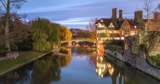 Garret Hostel Brücke - Garret Hostel Ln | Secret World Trip Planner