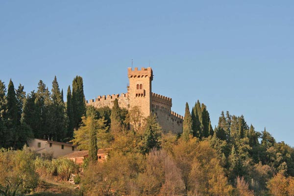 Strozzavolpe pilis ir jos legendos - Poggibonsi | Secret World Trip Planner