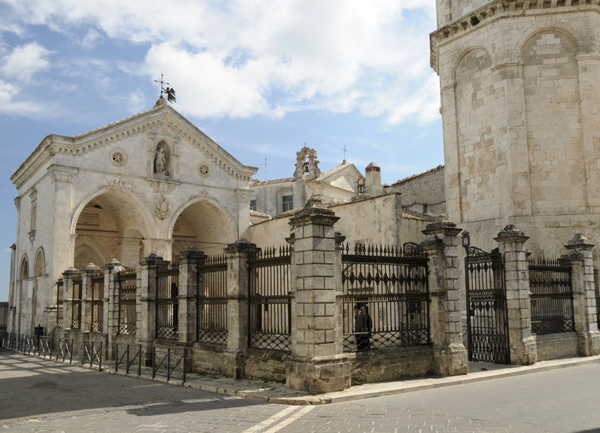 Das Heiligtum des heiligen Erzengels Michael - Monte Sant'Angelo | Secret World Trip Planner