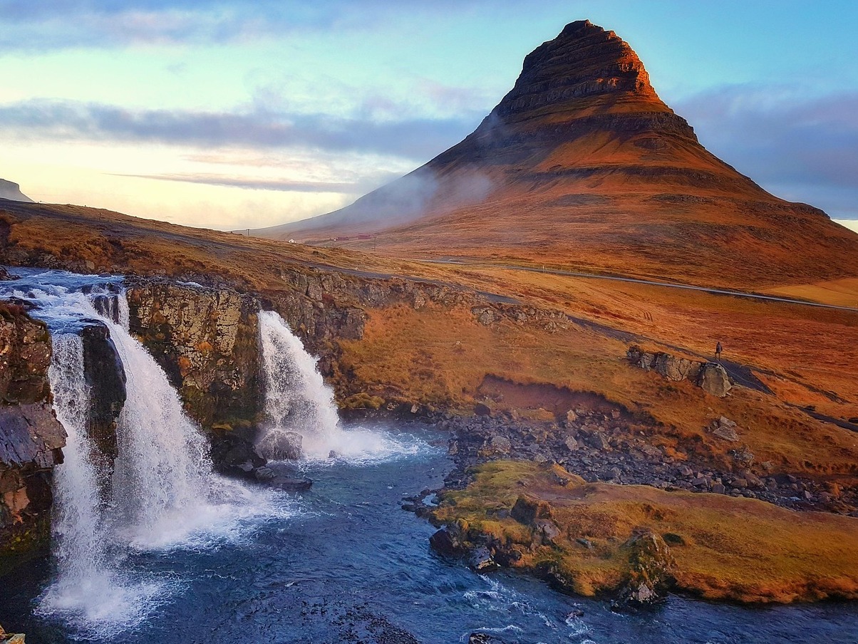 Der Vulkan Kirkjufell - einer der schönsten Berge der Welt - Kirkjufell | Secret World Trip Planner