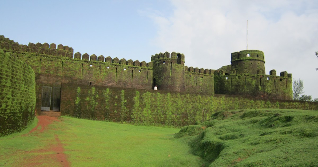 Mirjan Fort - Mirjan | Secret World Trip Planner