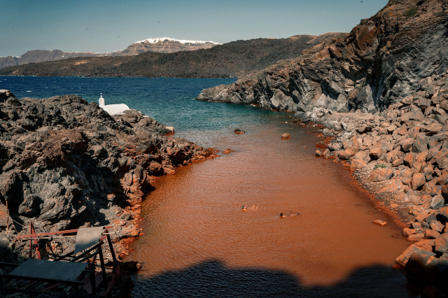 Ein wohltuendes Bad in Palea Kameni — Palia Kameni