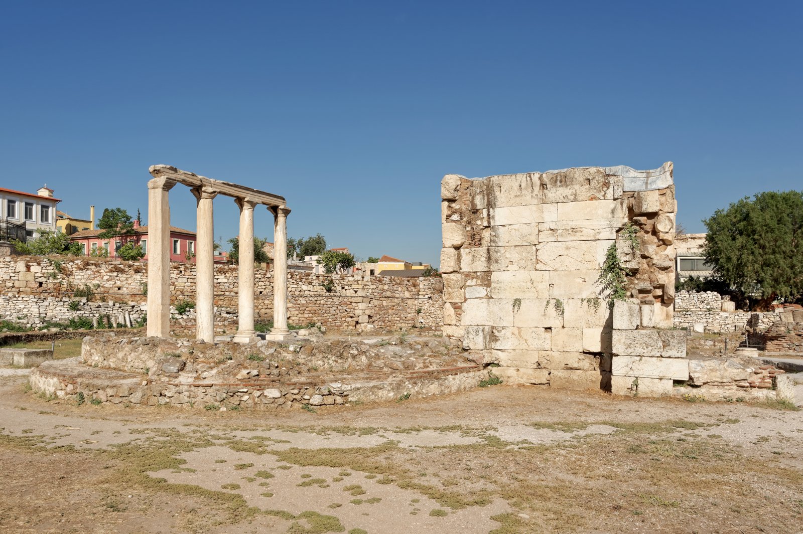 Hadrian-Bibliothek - Athina | Secret World Trip Planner