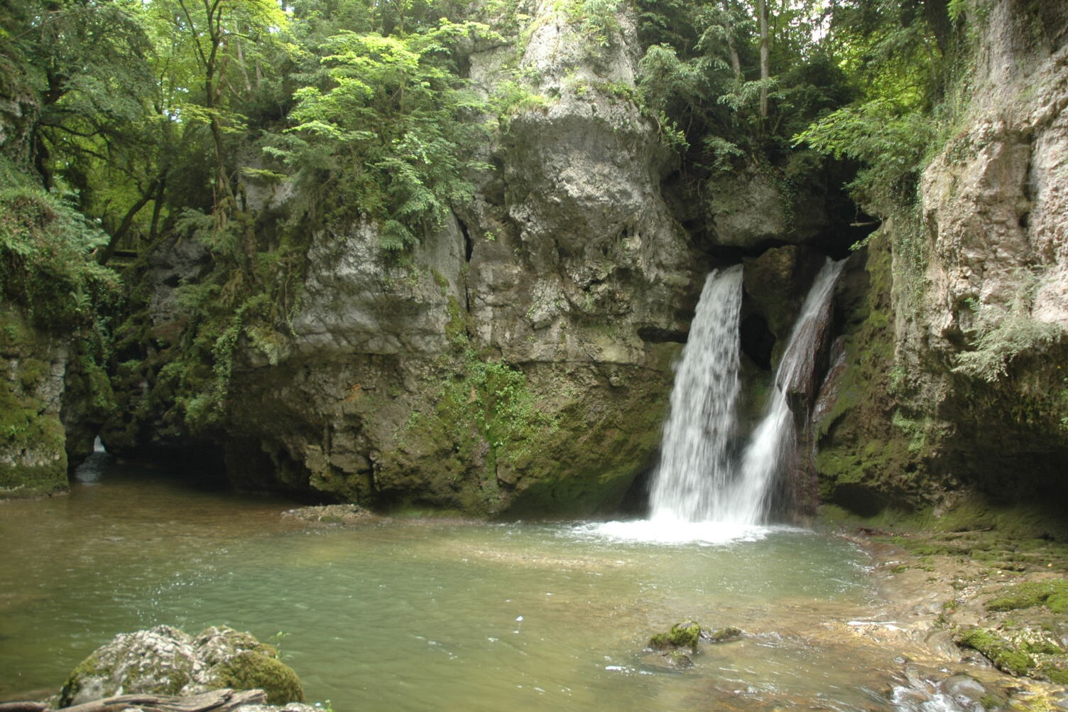 Nozon Gorge Waterfalls - Romainmôtier | Secret World Trip Planner