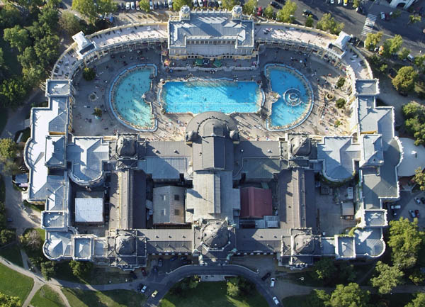 Budapest is the ‘City of Spas : Szechenyi Spa Baths - Budapest | Secret World Trip Planner