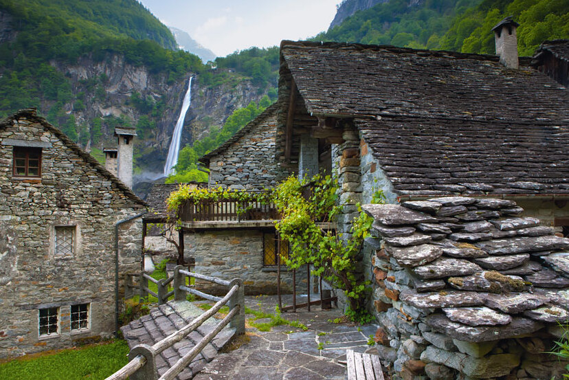 Schweiz: La cascate di Foroglio - Cevio | Secret World Trip Planner