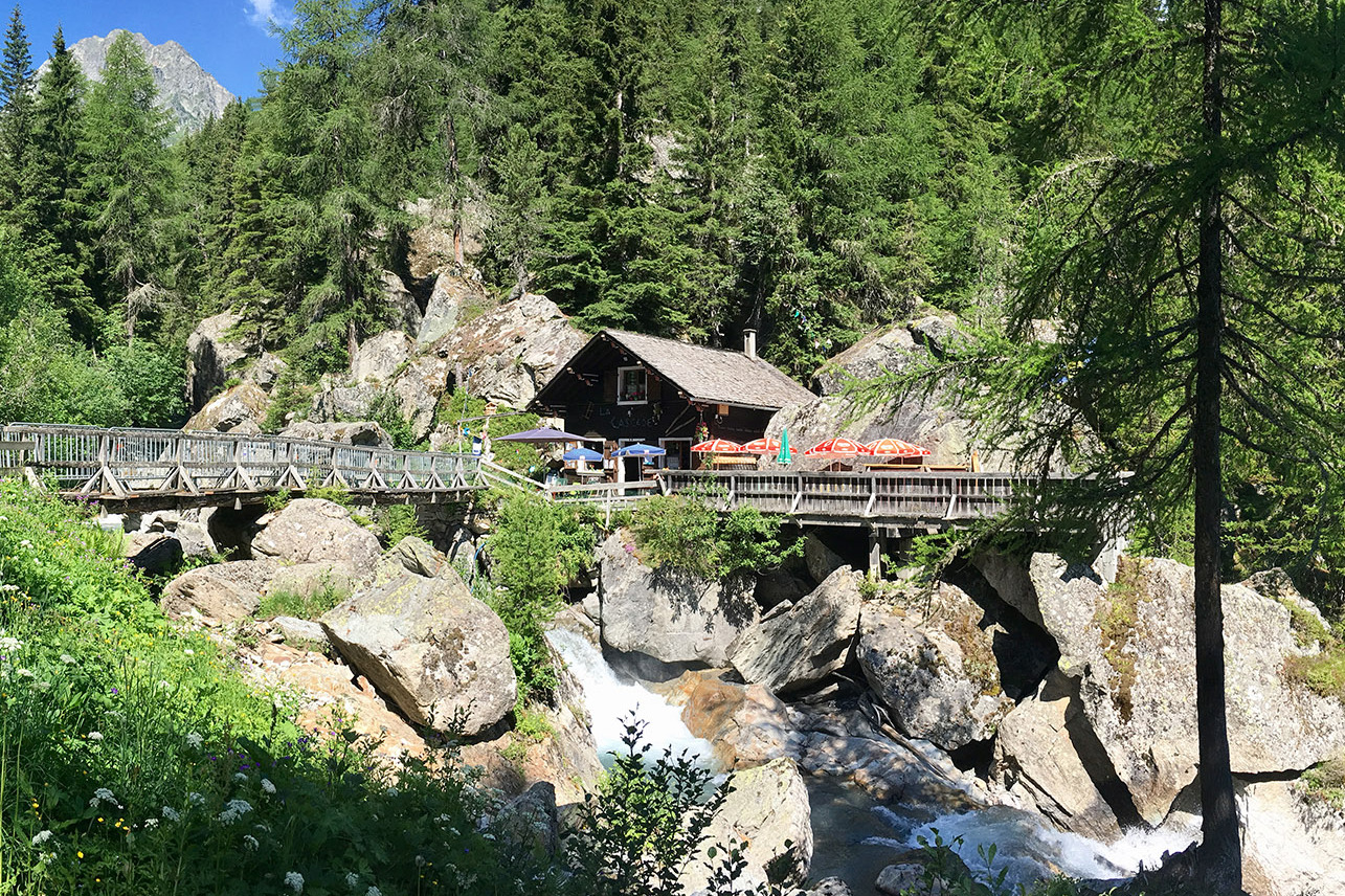 France: Bérard waterfall - Vallorcine | Secret World Trip Planner
