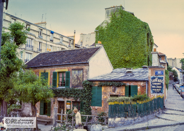 Im Kabarett Rabbit Agile - Paris | Secret World Trip Planner